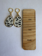 Load image into Gallery viewer, Leopard Luxe Drops