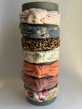Load image into Gallery viewer, Peach Floral Knot Headband