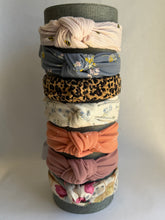 Load image into Gallery viewer, Ivory Floral Knot Headband